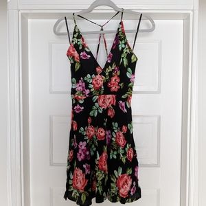 NWT Forever 21 Floral Dress Size Medium